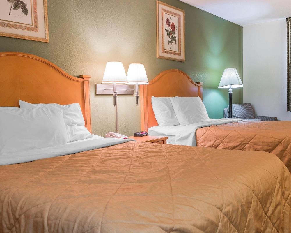Rodeway Inn Coopersville Εξωτερικό φωτογραφία