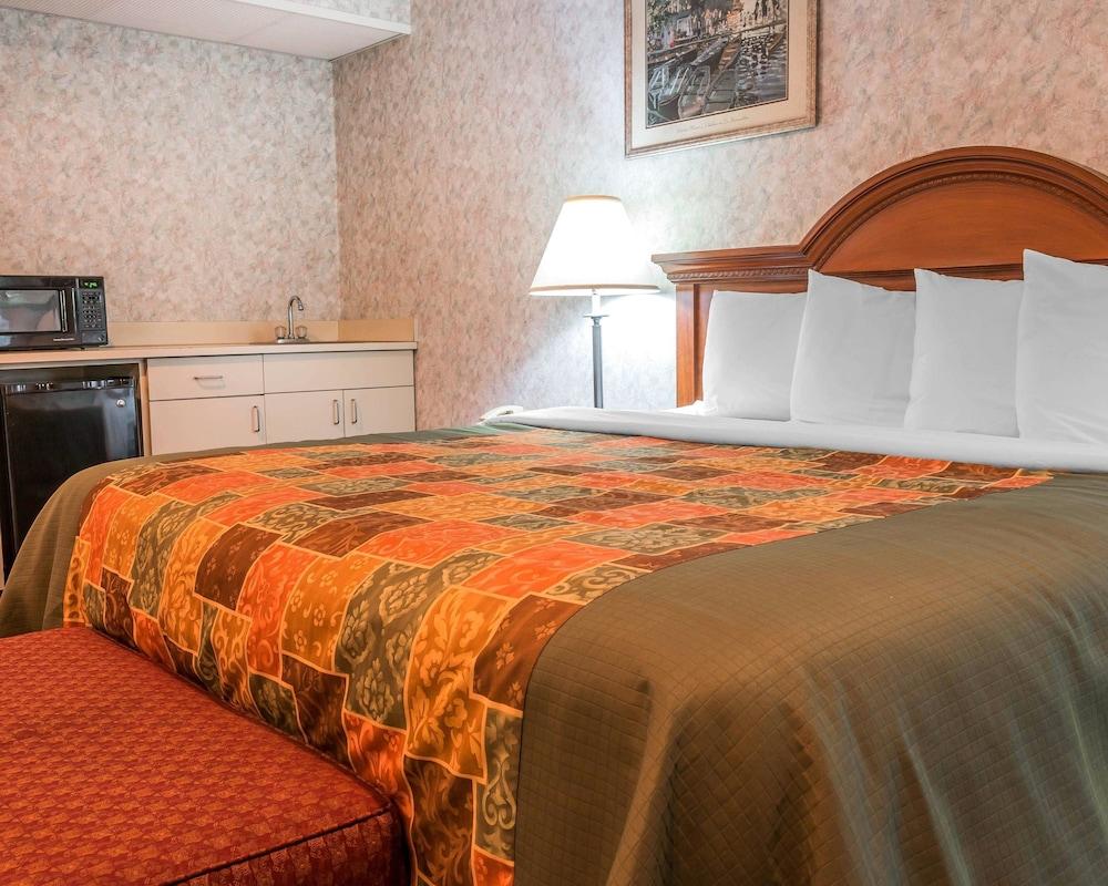 Rodeway Inn Coopersville Εξωτερικό φωτογραφία