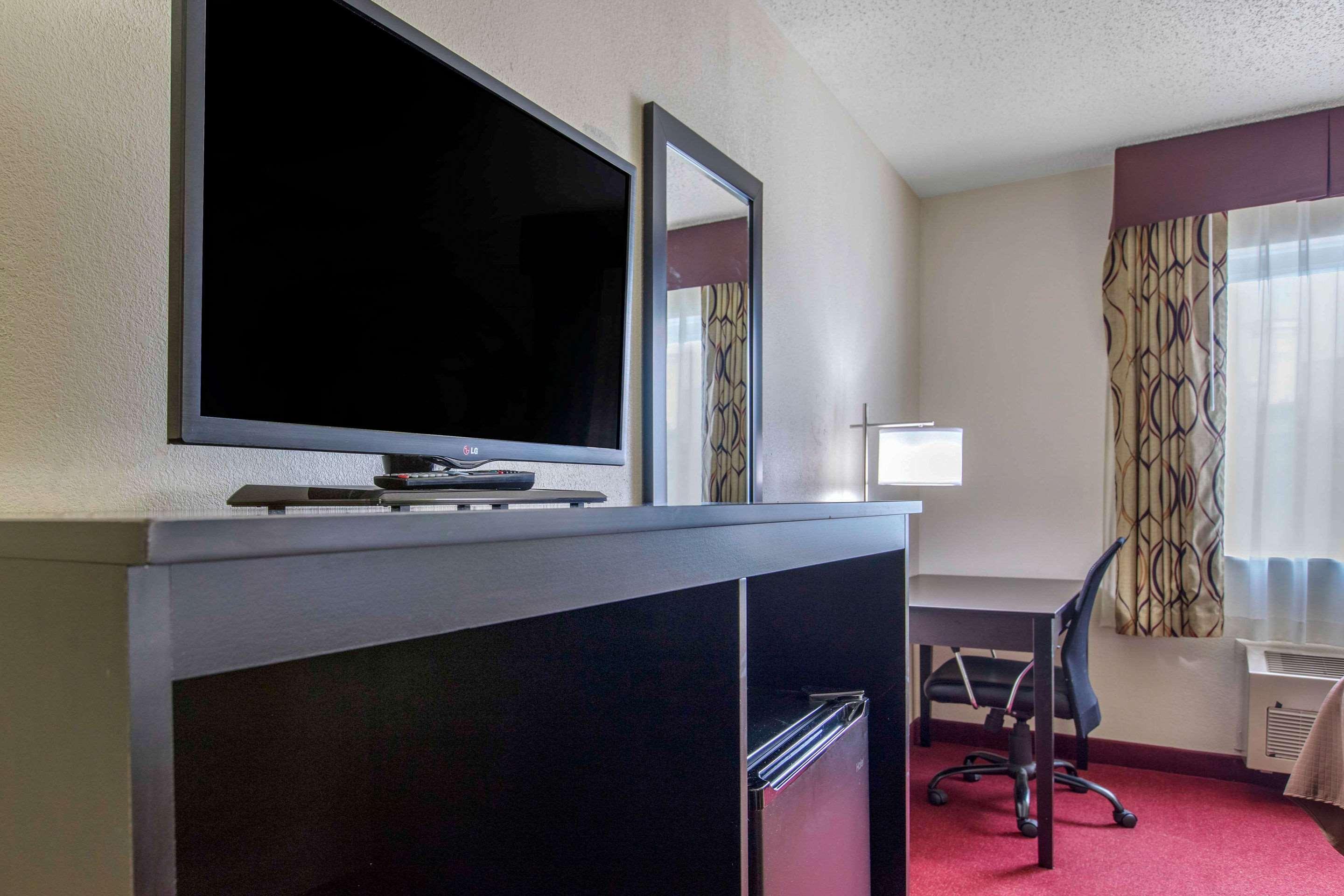 Rodeway Inn Coopersville Εξωτερικό φωτογραφία