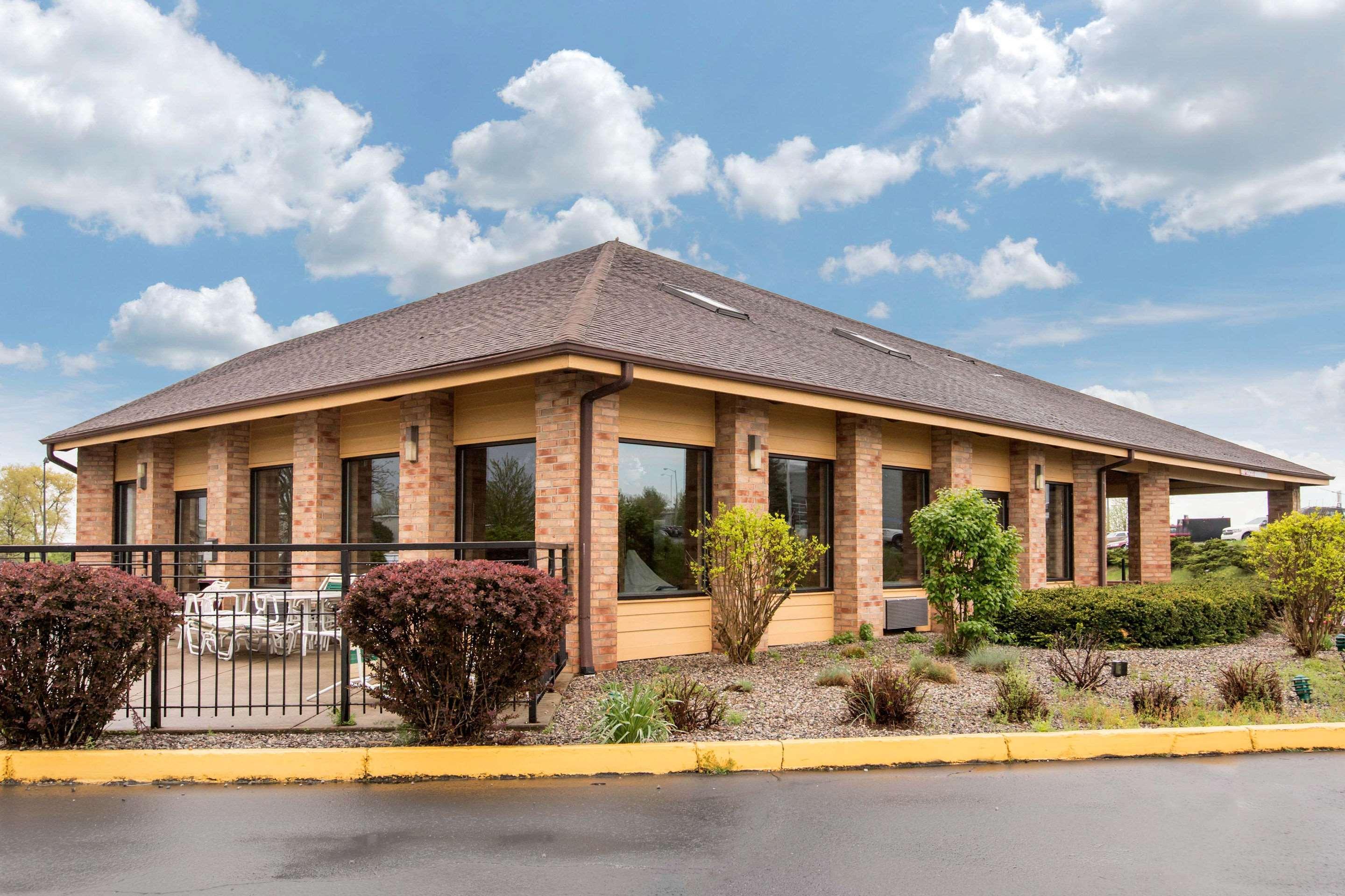 Rodeway Inn Coopersville Εξωτερικό φωτογραφία