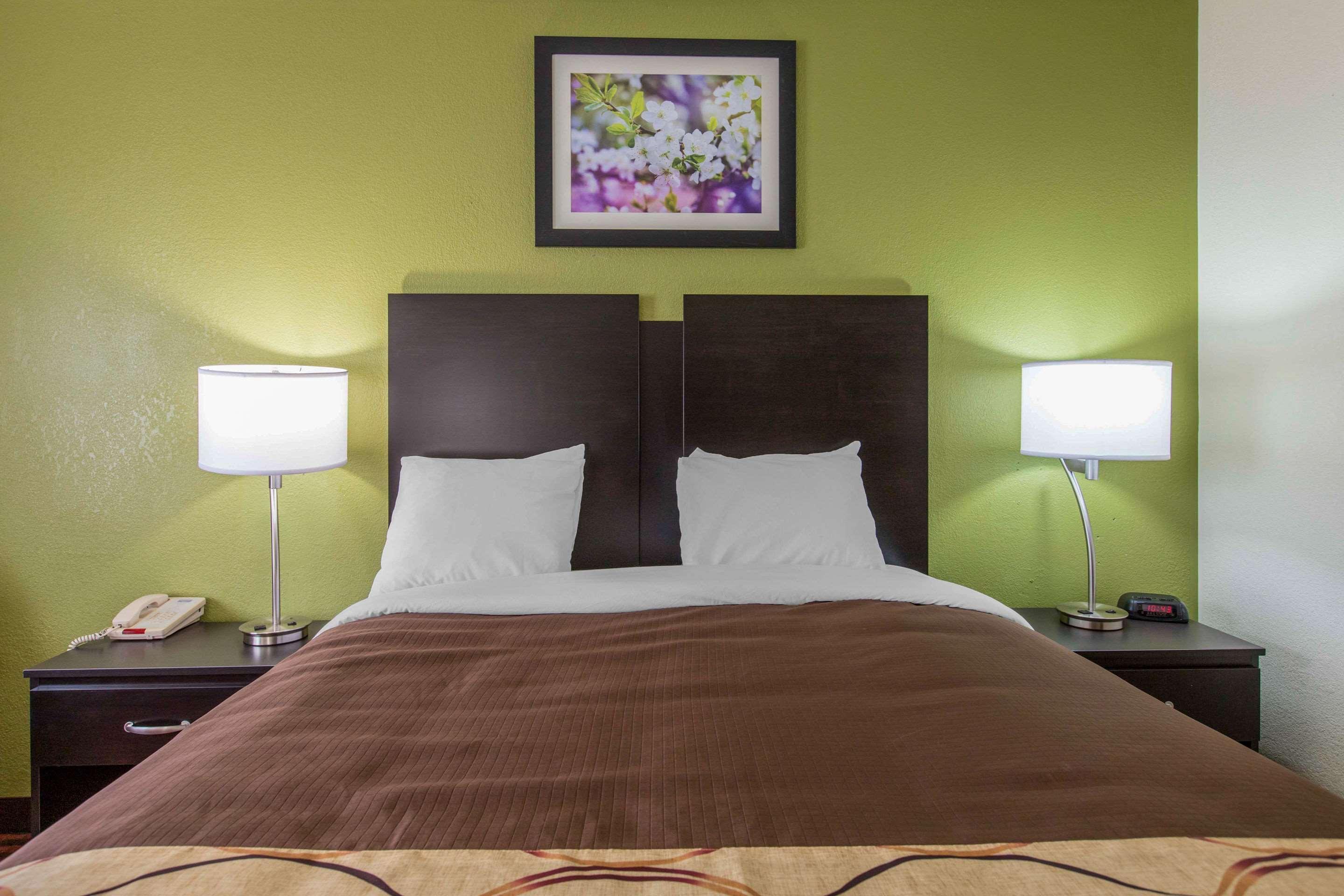 Rodeway Inn Coopersville Εξωτερικό φωτογραφία