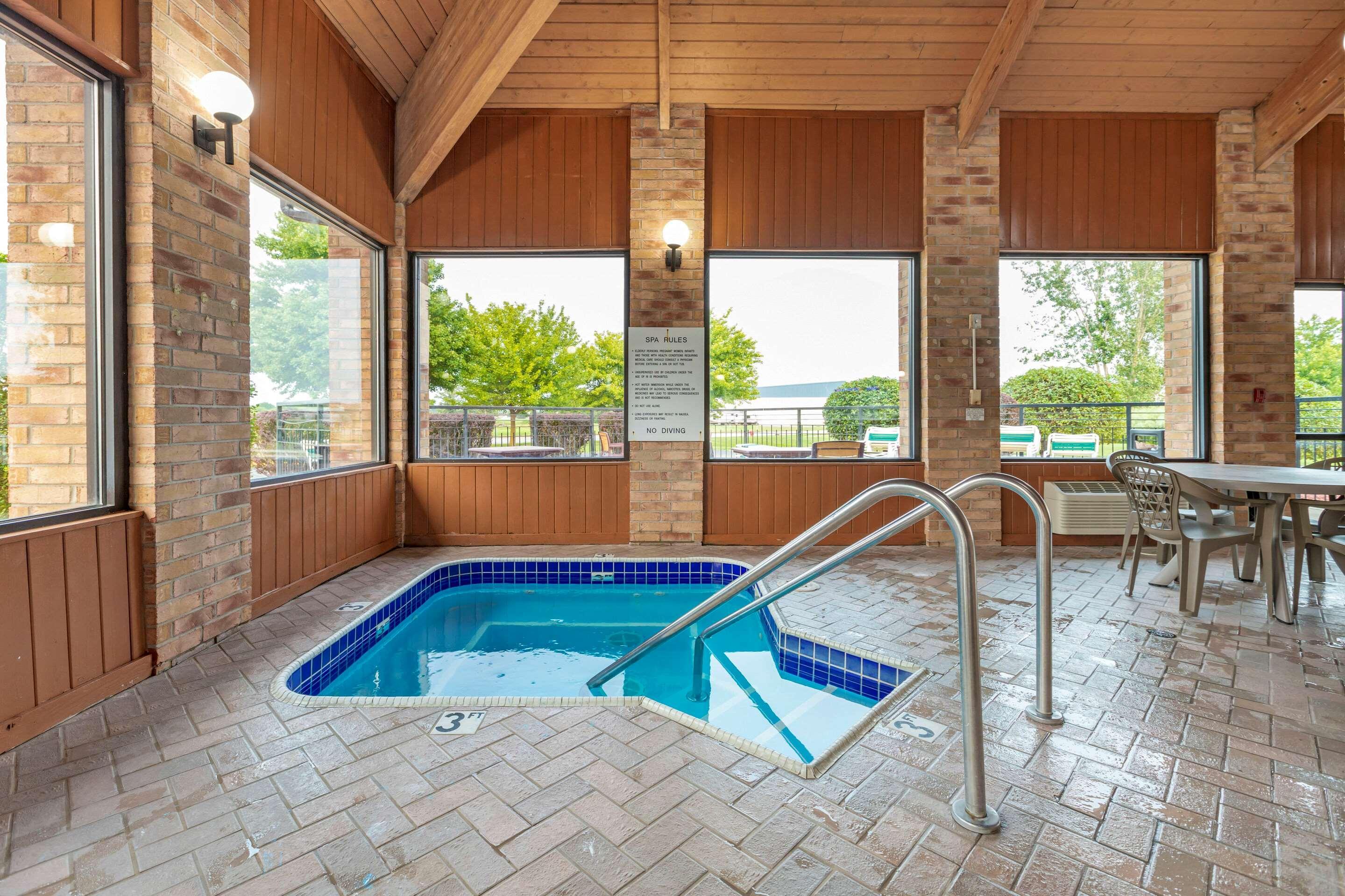 Rodeway Inn Coopersville Εξωτερικό φωτογραφία