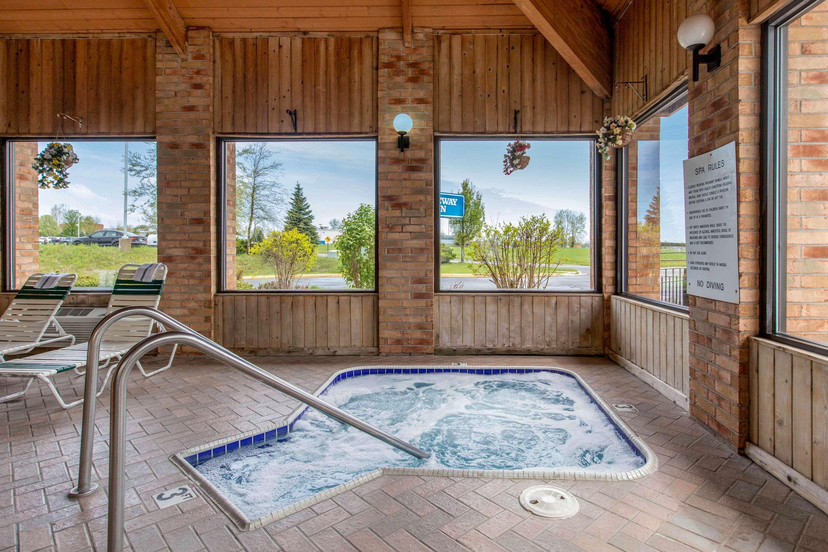 Rodeway Inn Coopersville Εξωτερικό φωτογραφία